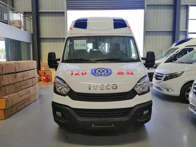 帶負(fù)壓的依維柯救護(hù)車新工藝制作外觀時尚美觀，功能實用